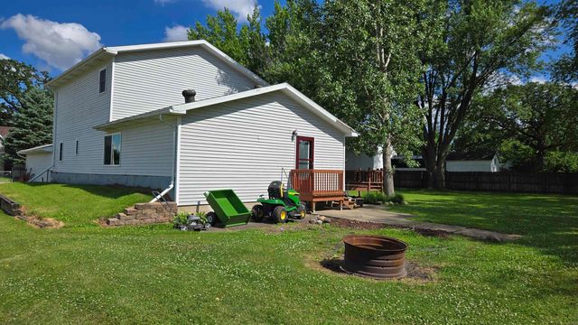 216 Berlin Avenue, Traer, IA 50675