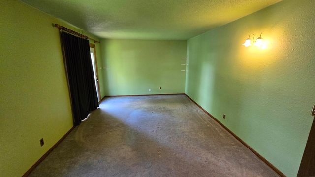 216 Berlin Avenue, Traer, IA 50675