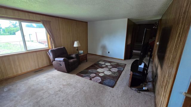 216 Berlin Avenue, Traer, IA 50675