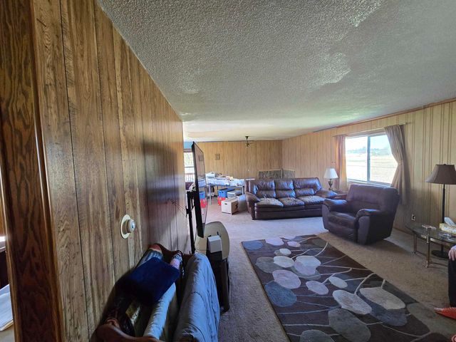 216 Berlin Avenue, Traer, IA 50675
