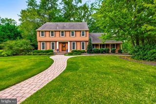 1 PAWTUCKET DR, Cherry Hill, NJ 08003