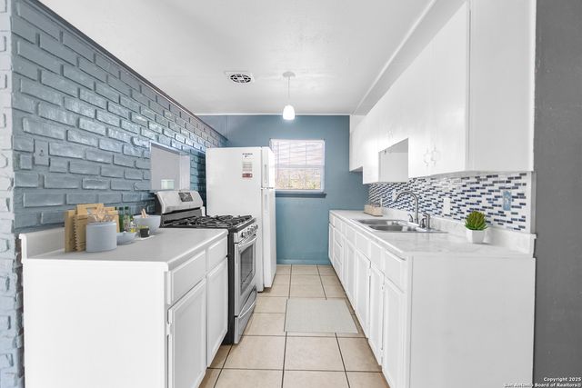 126 FARREL, San Antonio, TX 78227