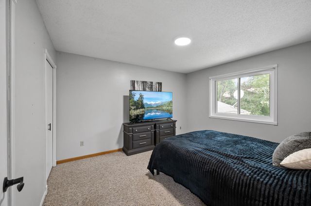 27325 Felton Avenue, Wyoming, MN 55092
