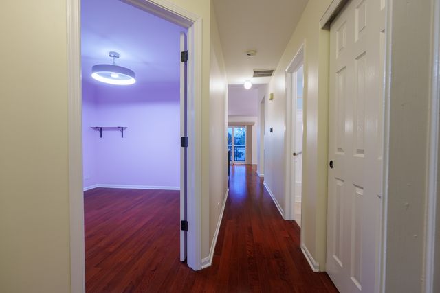 2673 S Embers Lane, Arlington Heights, IL 60005
