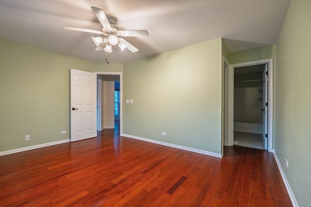 2673 S Embers Lane, Arlington Heights, IL 60005