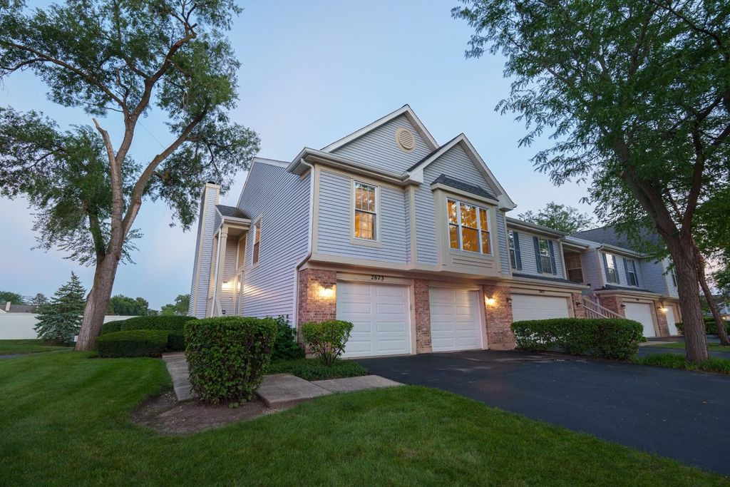 2673 S Embers Lane, Arlington Heights, IL 60005