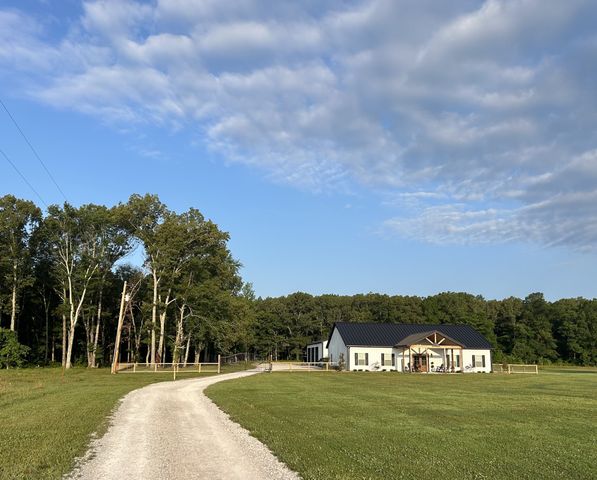 6241 Fredonia Rd, Manchester, TN 37355