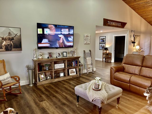 6241 Fredonia Rd, Manchester, TN 37355