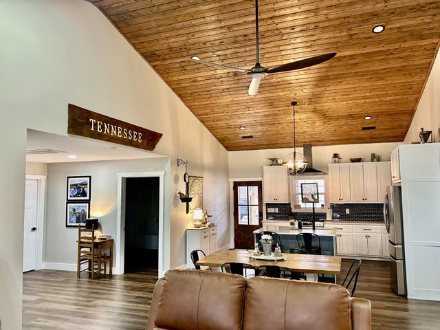 6241 Fredonia Rd, Manchester, TN 37355