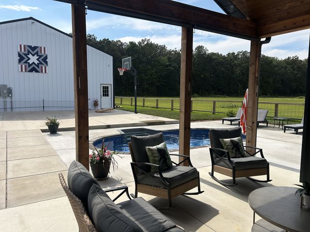 6241 Fredonia Rd, Manchester, TN 37355