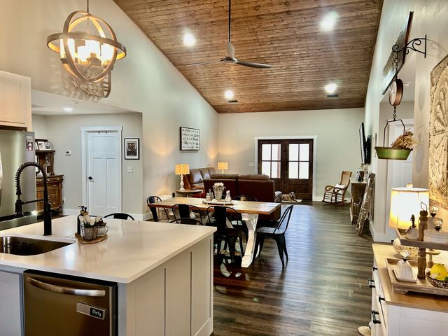 6241 Fredonia Rd, Manchester, TN 37355