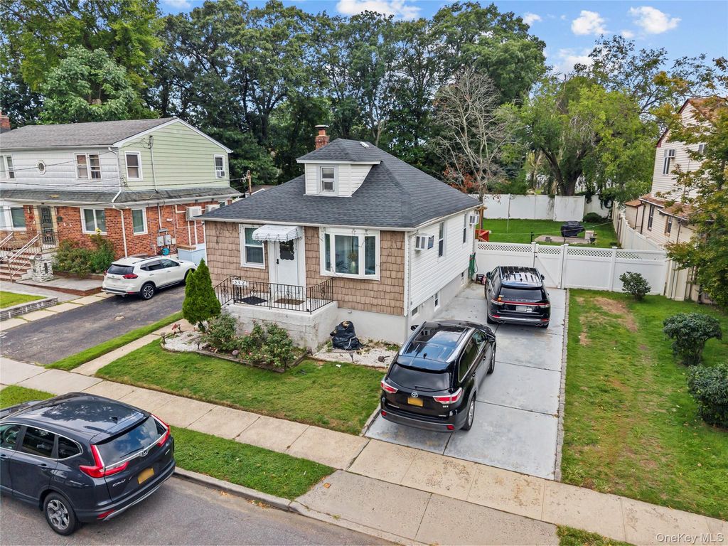 552 Kirkman Avenue, Elmont, NY 11003 — photo 4