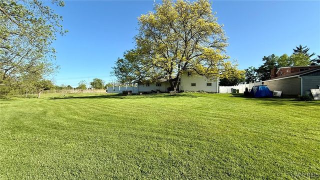 2305 Lockport Road, Wheatfield, NY 14132