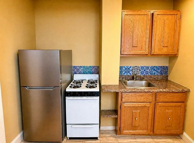 1253 Beacon Street C3, Brookline, MA 02446