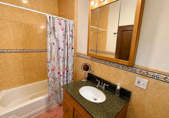 1253 Beacon Street C3, Brookline, MA 02446