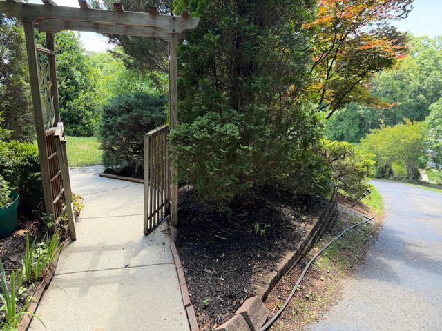 1308 Coronado DR, Salem, VA 24153