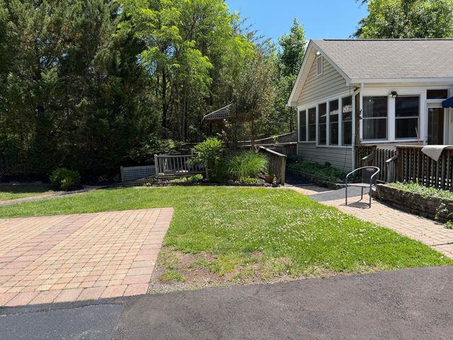 1308 Coronado DR, Salem, VA 24153