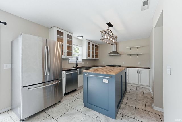 2009 Black Bear Drive, Fort Wayne, IN 46808