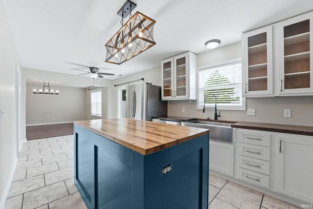 2009 Black Bear Drive, Fort Wayne, IN 46808