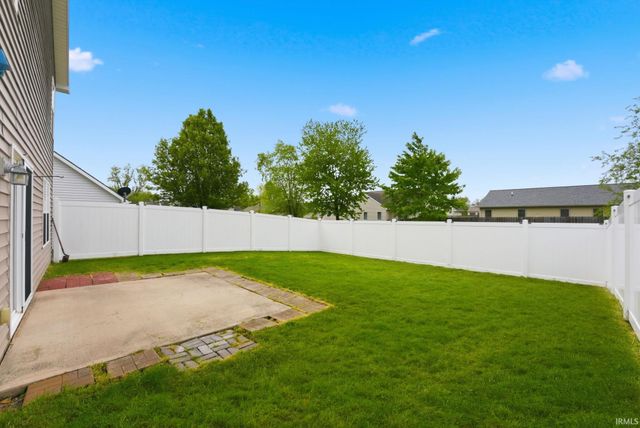 2009 Black Bear Drive, Fort Wayne, IN 46808