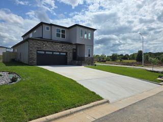 100 East Acacia Circle, Clever, MO 65631