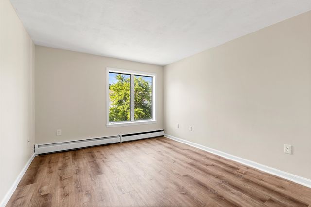 2 Timberwood Dr Unit 306, Goffstown, NH 03045