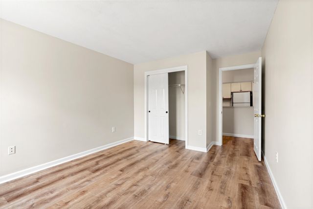 2 Timberwood Dr Unit 306, Goffstown, NH 03045