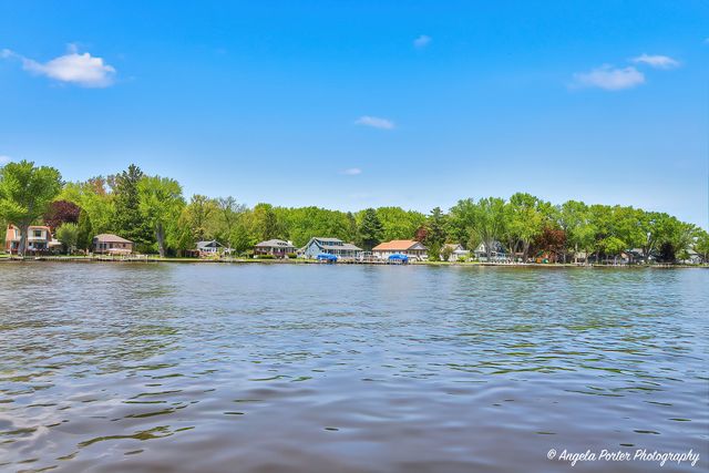 1518 River Terrace Drive, Johnsburg, IL 60051