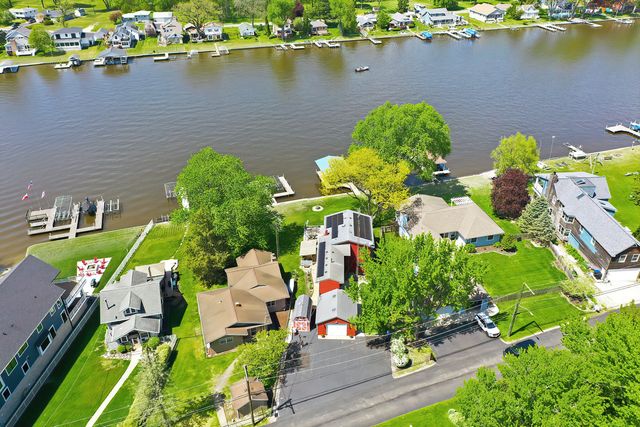 1518 River Terrace Drive, Johnsburg, IL 60051