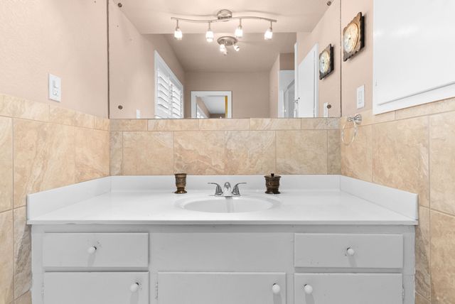 708 W North Avenue, Lampasas, TX 76550