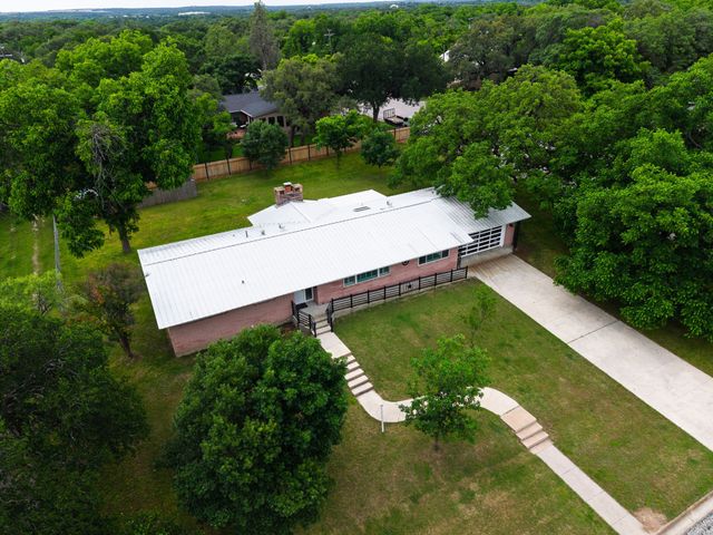708 W North Avenue, Lampasas, TX 76550
