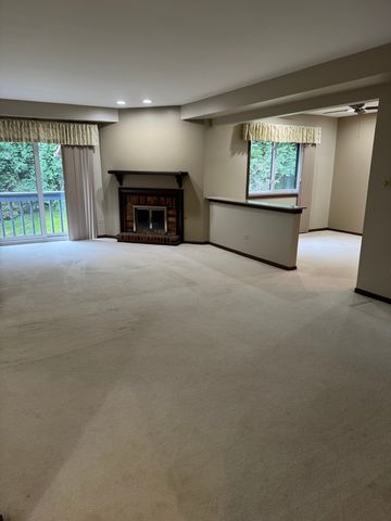 1857 Portsmouth Drive D, Lisle, IL 60532
