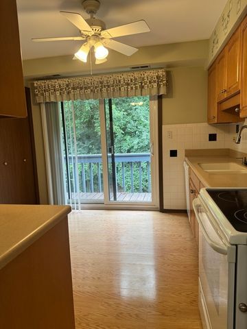 1857 Portsmouth Drive D, Lisle, IL 60532