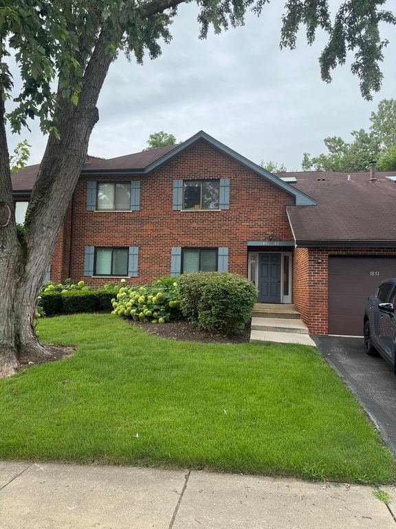 1857 Portsmouth Drive D, Lisle, IL 60532