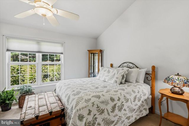 13 PARKSIDE DR, Elverson, PA 19520