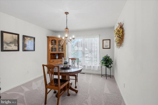 13 PARKSIDE DR, Elverson, PA 19520