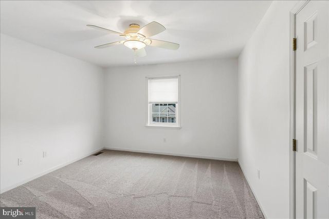13 PARKSIDE DR, Elverson, PA 19520