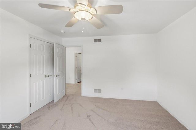 13 PARKSIDE DR, Elverson, PA 19520