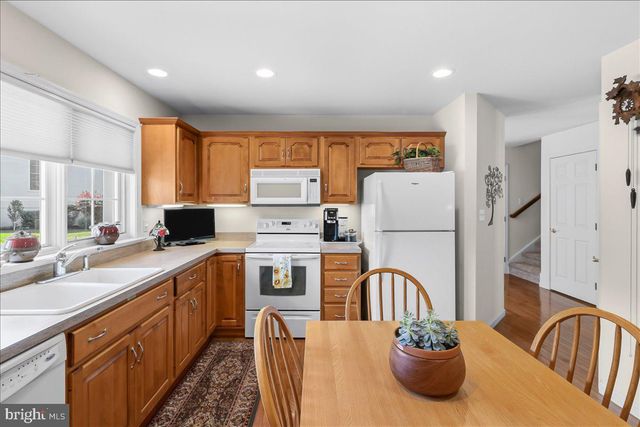 13 PARKSIDE DR, Elverson, PA 19520
