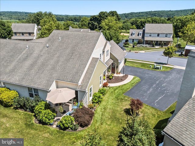 13 PARKSIDE DR, Elverson, PA 19520