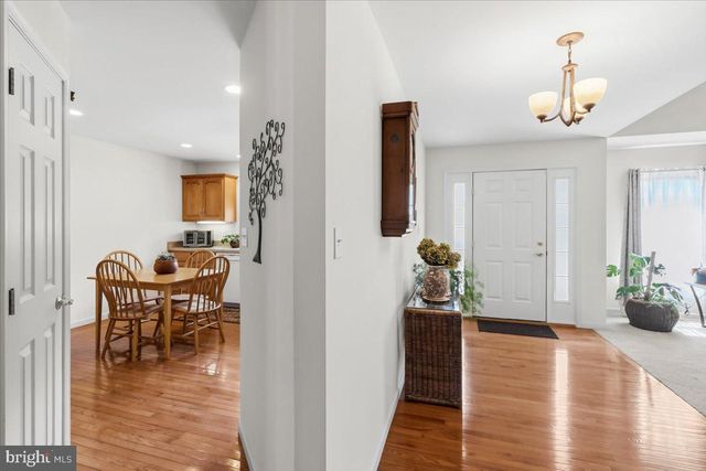 13 PARKSIDE DR, Elverson, PA 19520