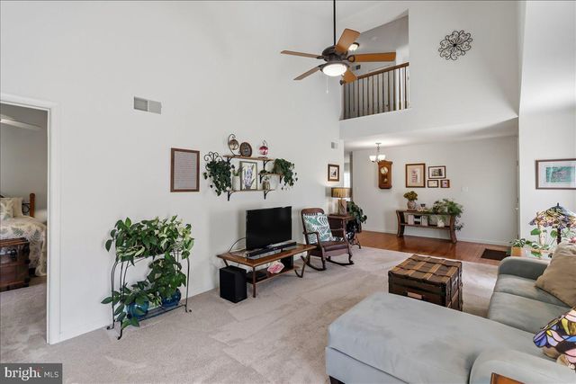 13 PARKSIDE DR, Elverson, PA 19520