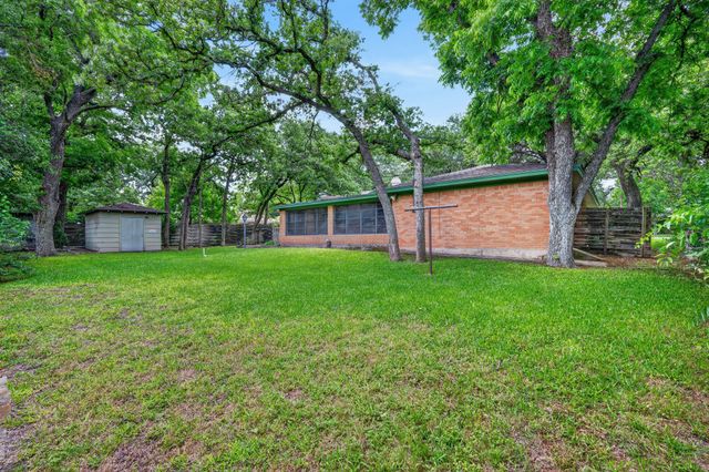 1271 N Wildwood Drive, Stephenville, TX 76401