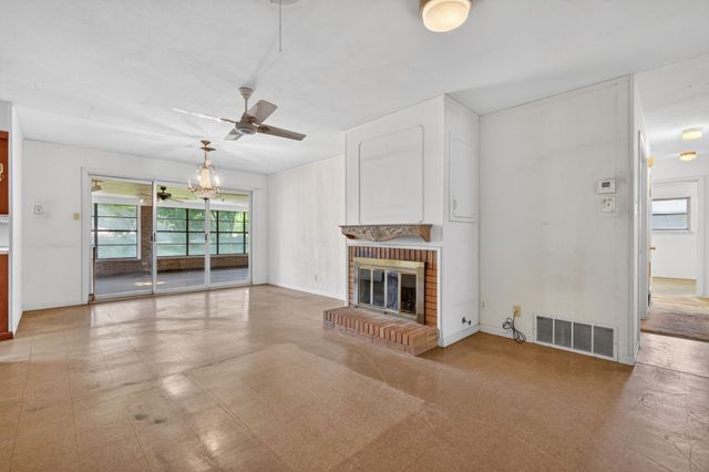 1271 N Wildwood Drive, Stephenville, TX 76401