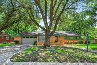 1271 N Wildwood Drive, Stephenville, TX 76401