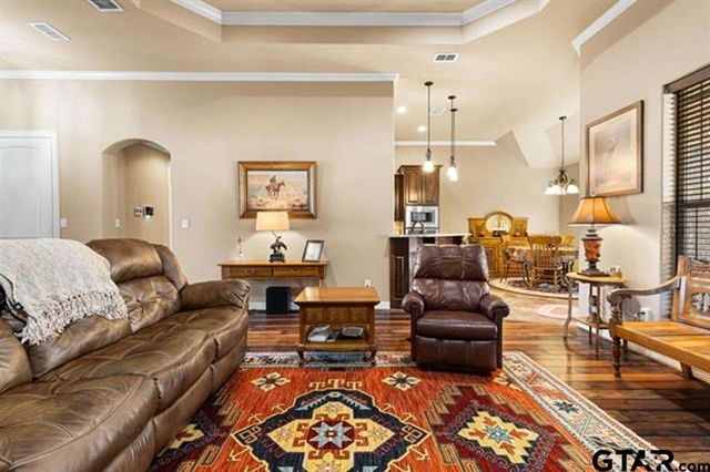 125 Towering Oaks Branch, Longview, TX 75602