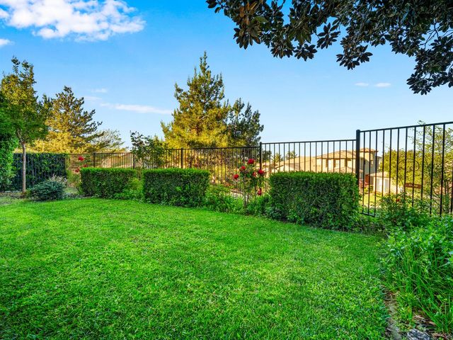 524 Silvaner Ct, El Dorado Hills, CA 95762