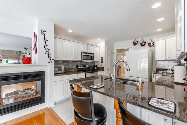 225 Secretariats Way 15, Belvidere, IL 61008