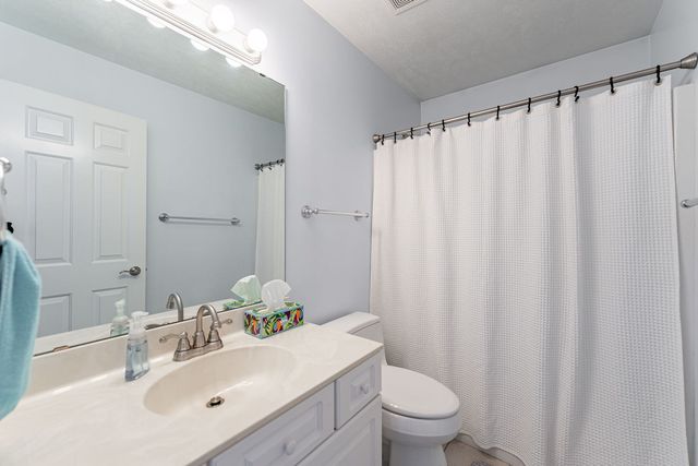 225 Secretariats Way 15, Belvidere, IL 61008