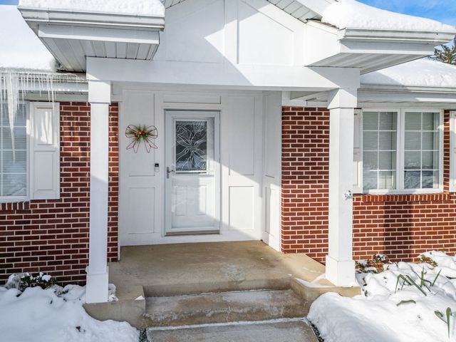 225 Secretariats Way 15, Belvidere, IL 61008